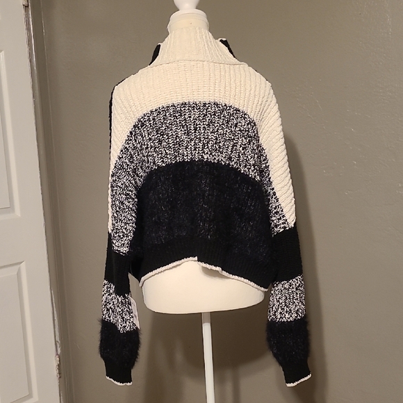 Free People Black and White Cowl Neck Sweater Cozy Cable Knit NWT XL - Picture 4 of 12